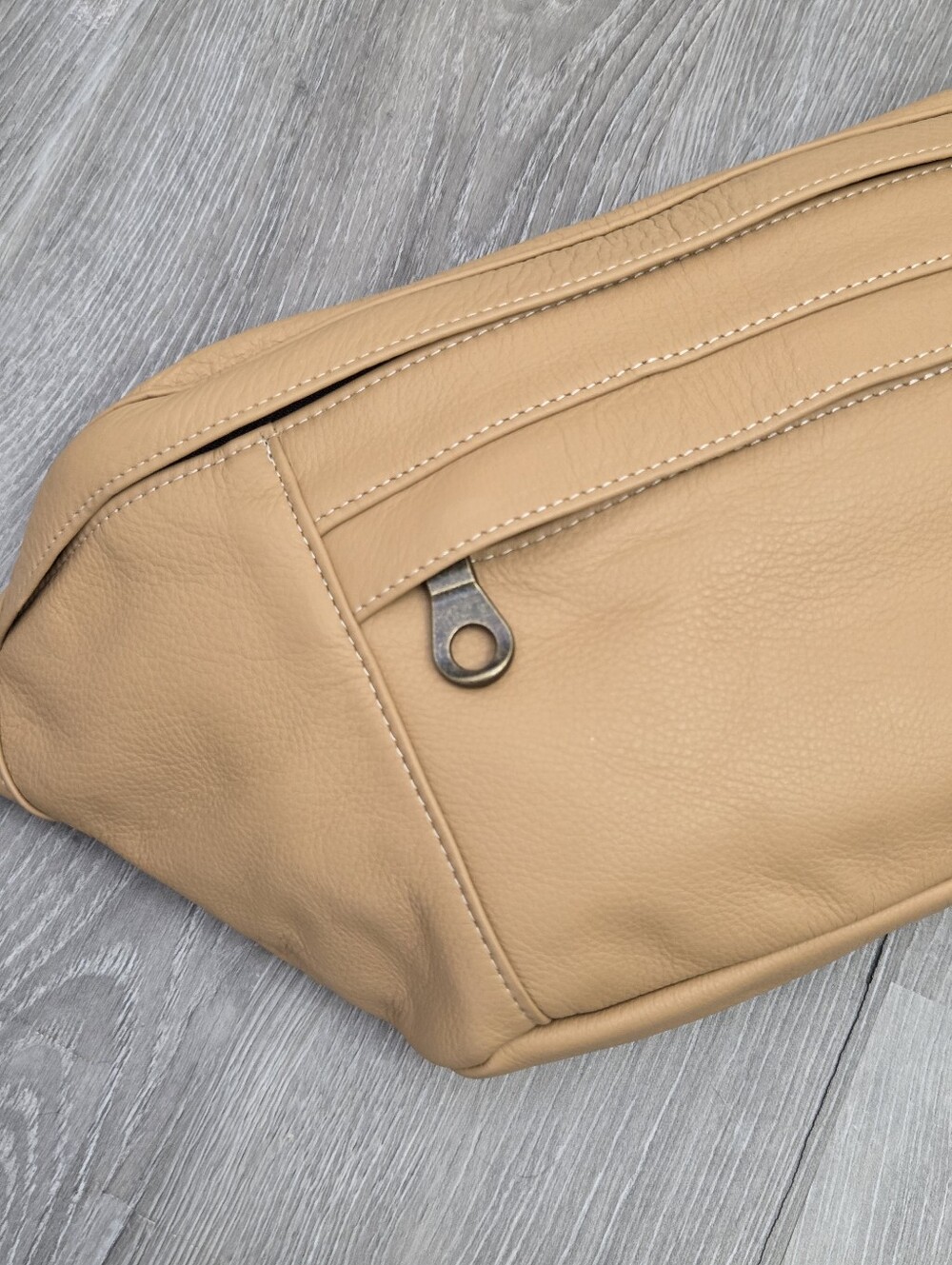 EXCELLENT PARKER THATCH CROSS YOUR HEART SLING BAG - LEATHER BUTTERSCOTCH - Picture 4 of 14